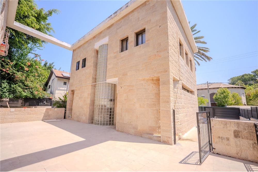 בית פרטי עם בריכת שחייה! — 15