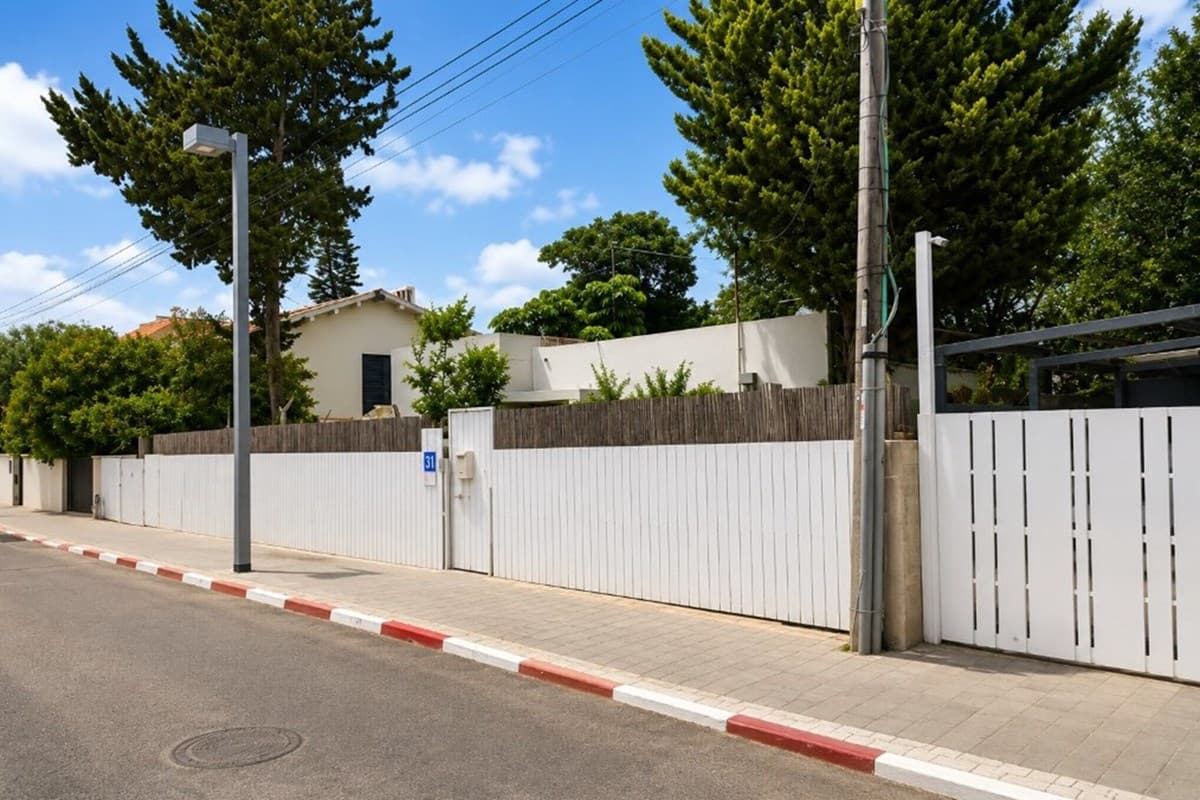 למכירה בית פרטי עם זכויות בנייה! — 3