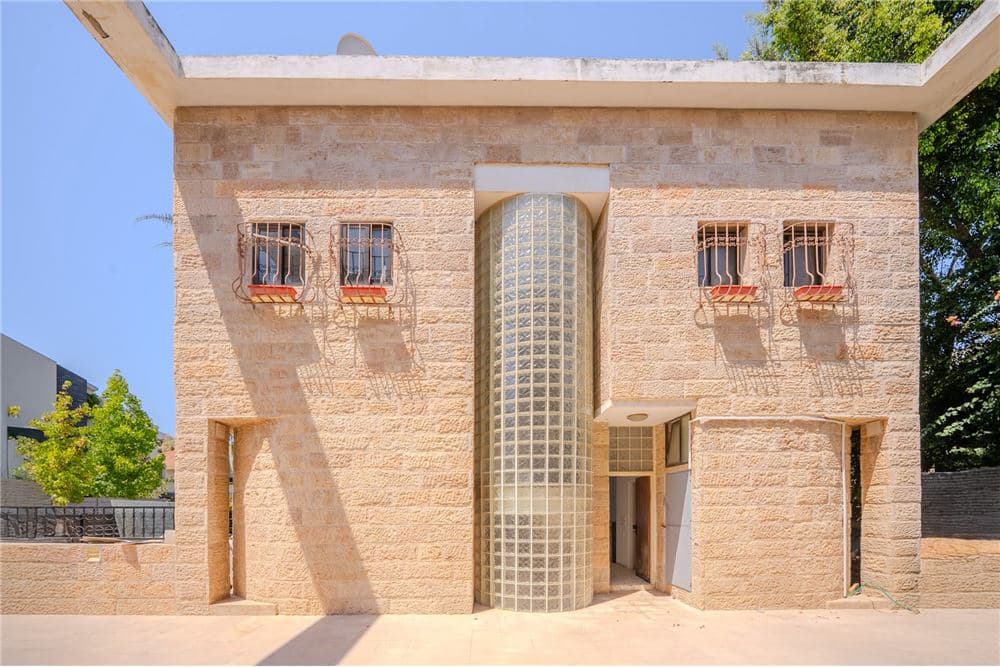 בית פרטי עם בריכה, ממ"ד ו-4 חניות! — 12