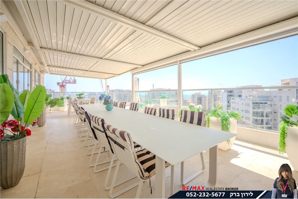 מיני פנטהאוז ענק עם נוף מטריף לים! — 10