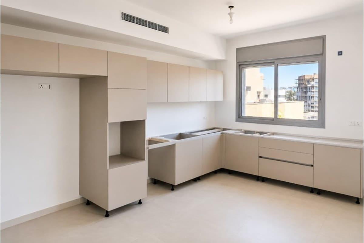 דירת 4 חד' מרווחת עם חניה מחסן וממ"ד! — 8
