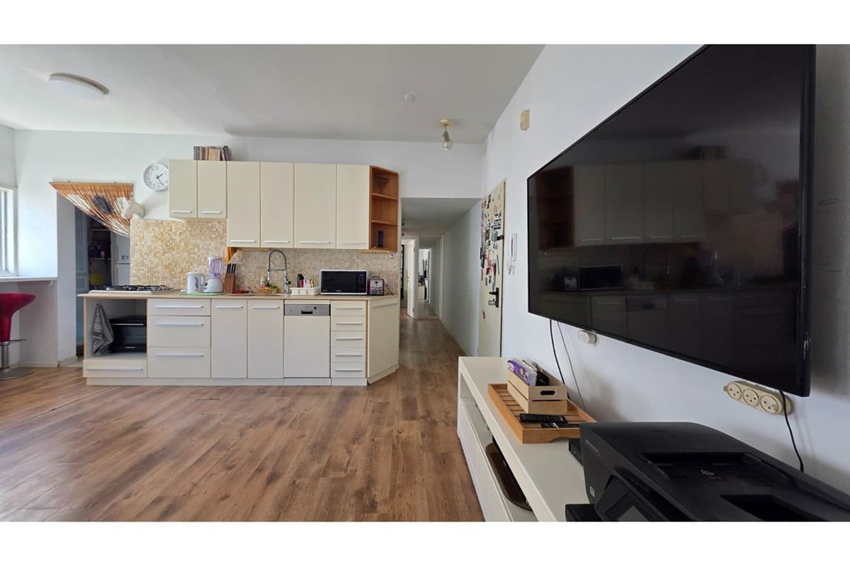 3 חדרים בתכנון מצוין, עם חניה בלב תל אביב — 3