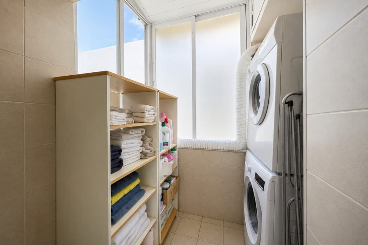 דירת 3 חדרים משופצת במיקום מבוקש! — 9