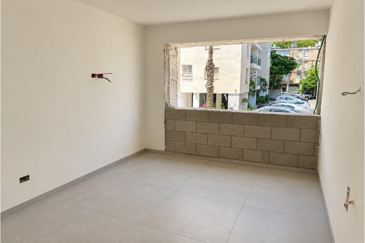 דירת 4 חד' מרווחת ומוארת בשכונת נווה אביבים! — 2
