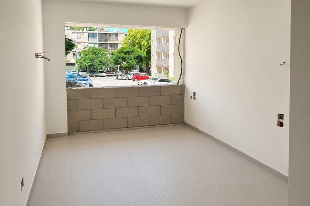 דירת 4 חד' מרווחת ומוארת בשכונת נווה אביבים! — 6