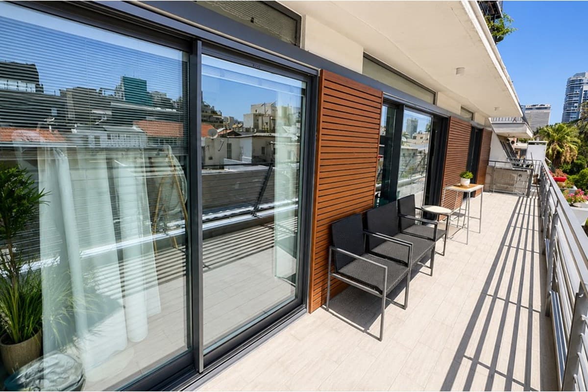 דירה חדשה בבנין בן שנה בלב פלורנטין עם ממ"ק ומרפסת — 10