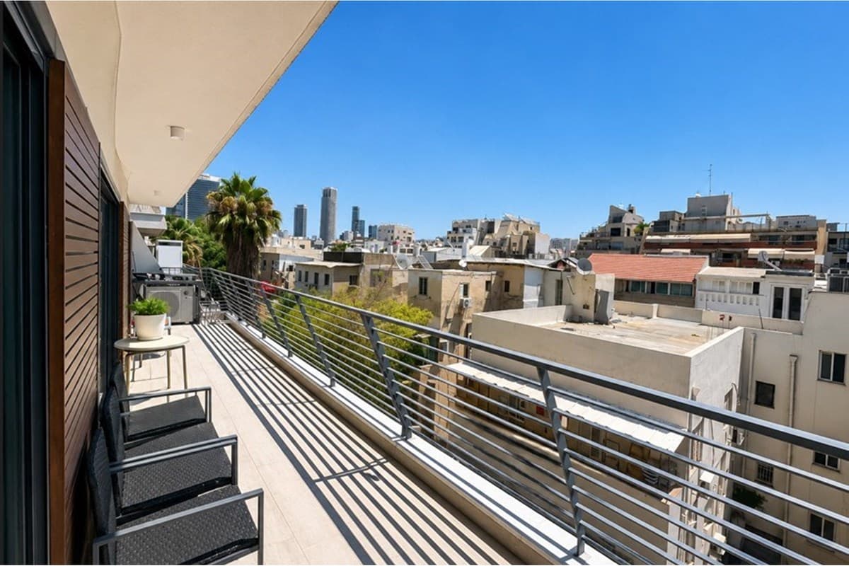 דירה חדשה בבנין בן שנה בלב פלורנטין עם ממ"ק ומרפסת — 16