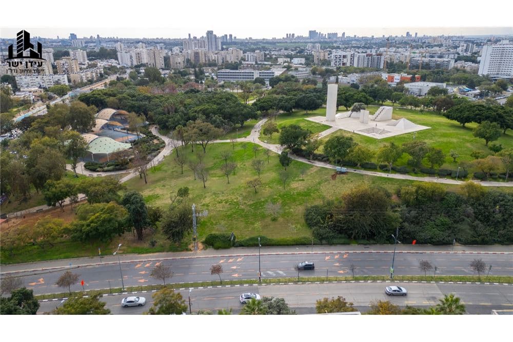 באזור מבוקש דירה משופצת בשלבי פינוי בינוי! — 8