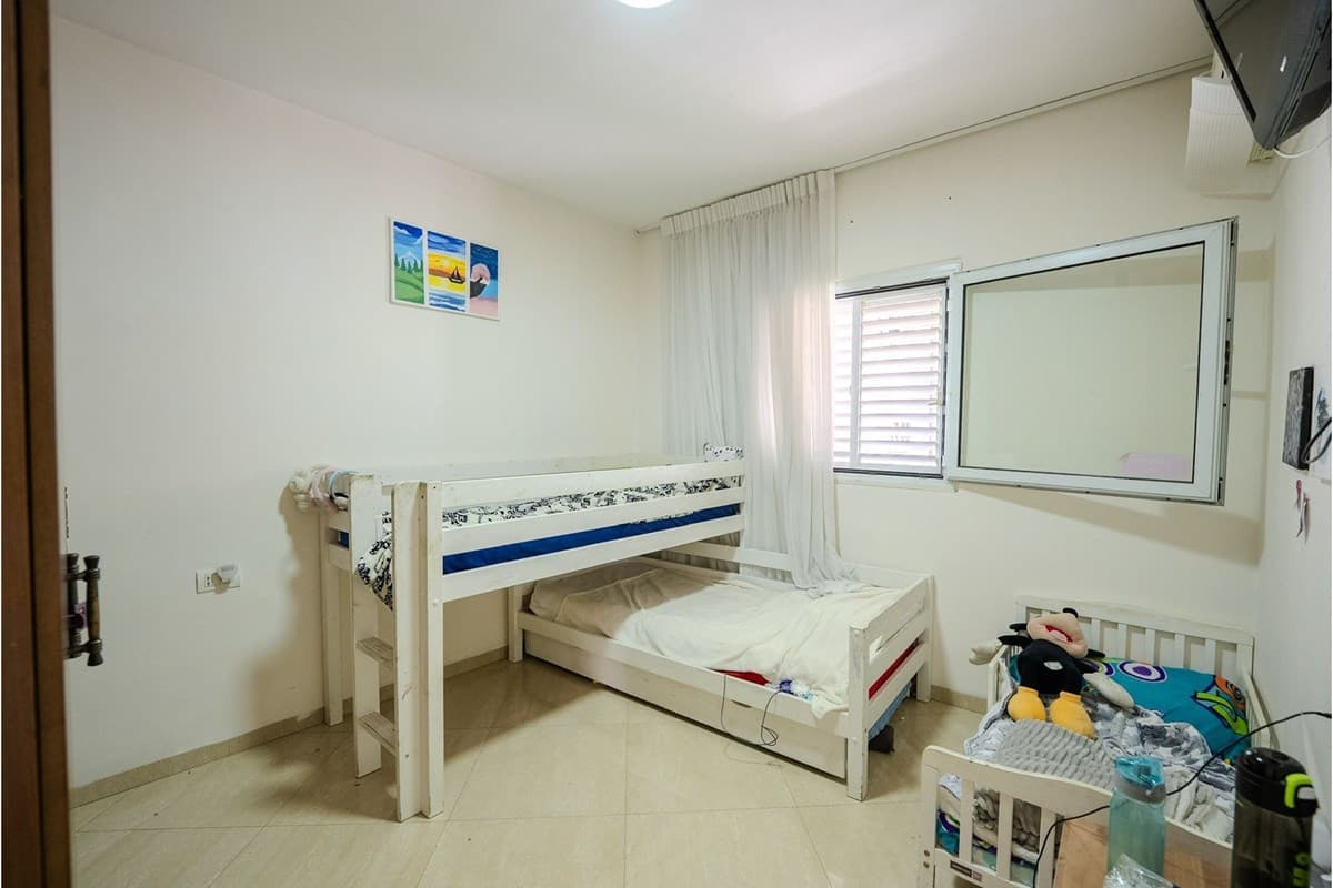 דירת 4 חד' מרווחת עם ממ"ד, חניה ומחסן! — 10