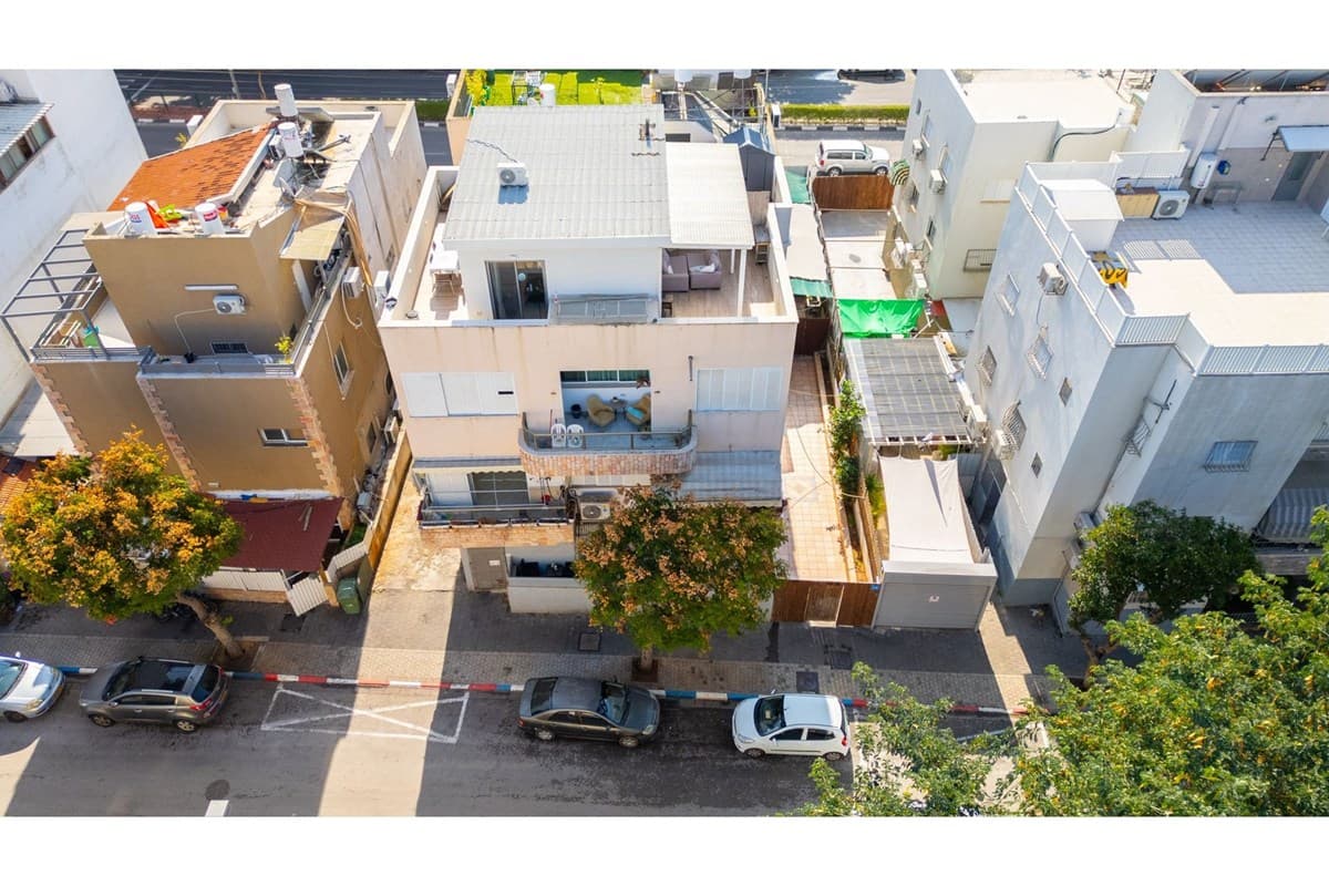 דירת 4 חד' מרווחת עם ממ"ד, חניה ומחסן! — 11