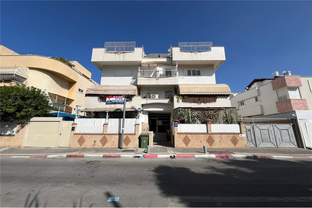 דירת 4.5 חד' מרווחת ומשופצת עם ממ"ד! — 7