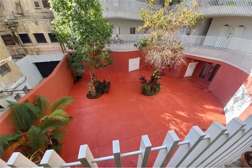 דירה משופצת, עם ממ"ד וחנייה! — 9