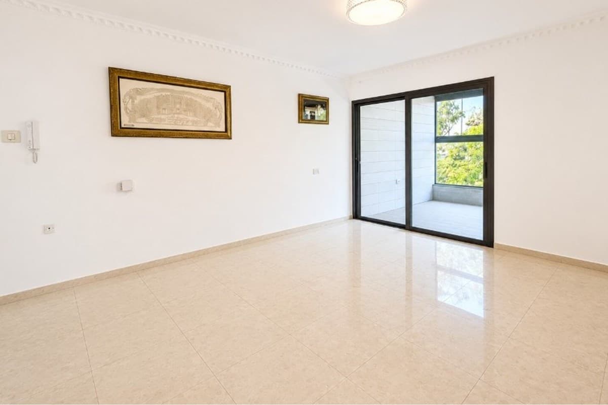 למכירה דירת 3.5 חד' מרווחת בשכונת קריית שלום!