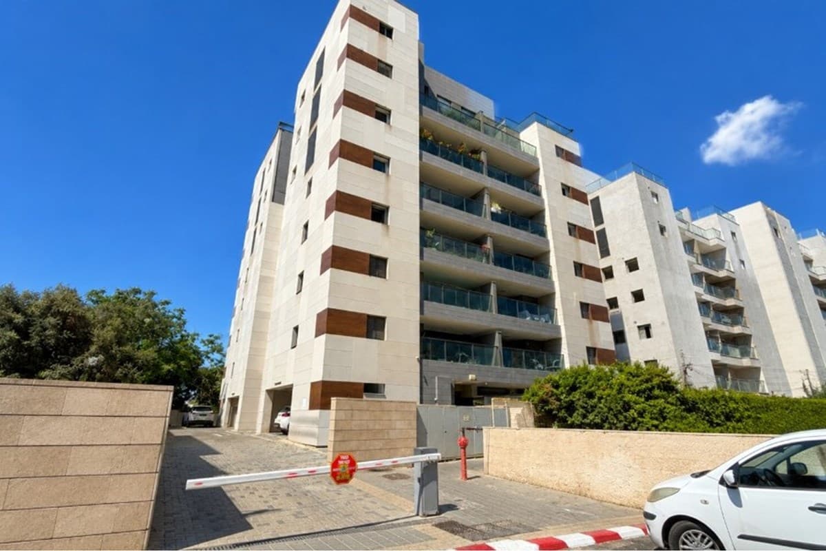 למכירה דירת 3.5 חד' מרווחת בשכונת קריית שלום! — 8