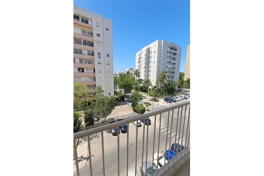 למכירה דירת 3 חד' עם מקלט בבניין! — 8