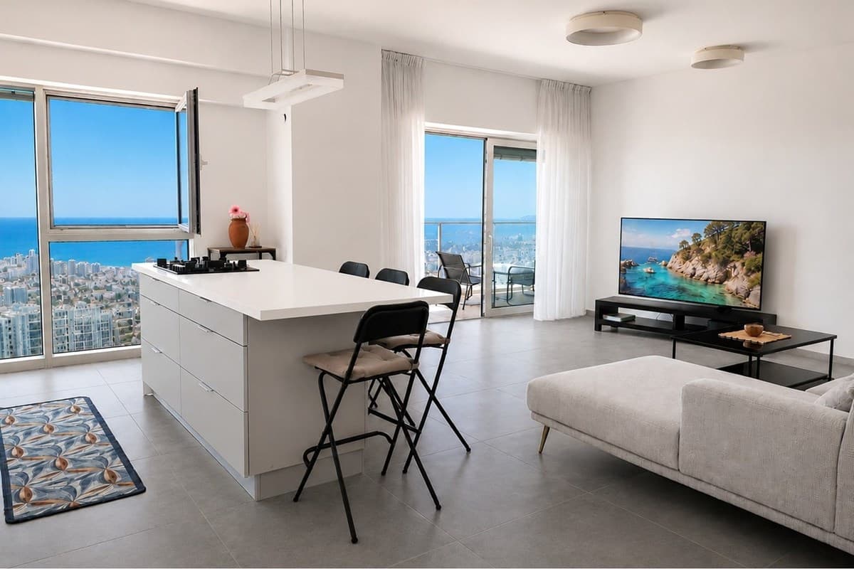 דירת 4 חד' עם נוף לים, מחסן, ממ"ד וחניה!