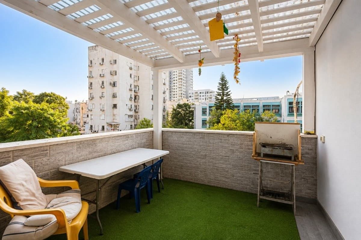 דירת 5 חד' משופצת עם מקלט וחניה משותפת! — 7