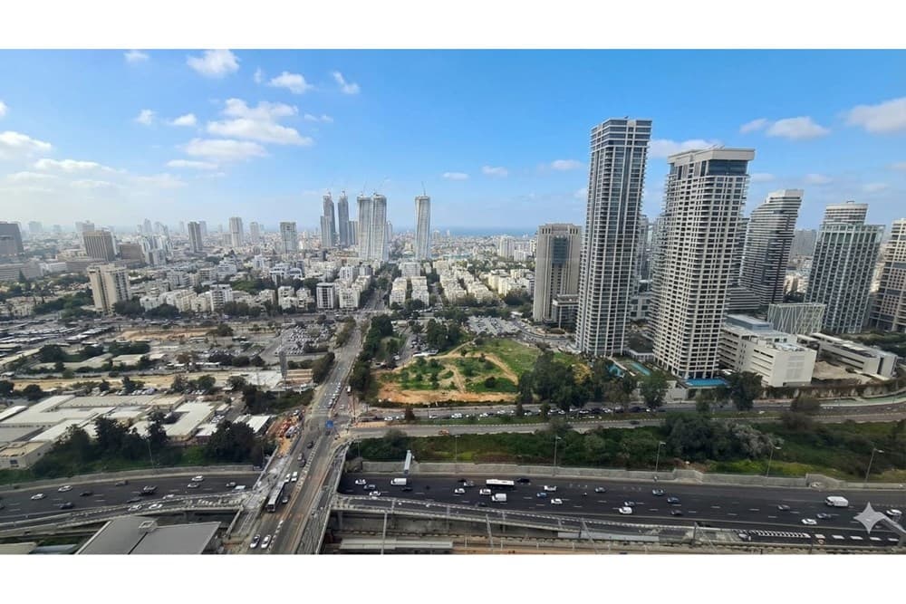 משרד למכירה במתחם הבורסה רמת גן! — 2
