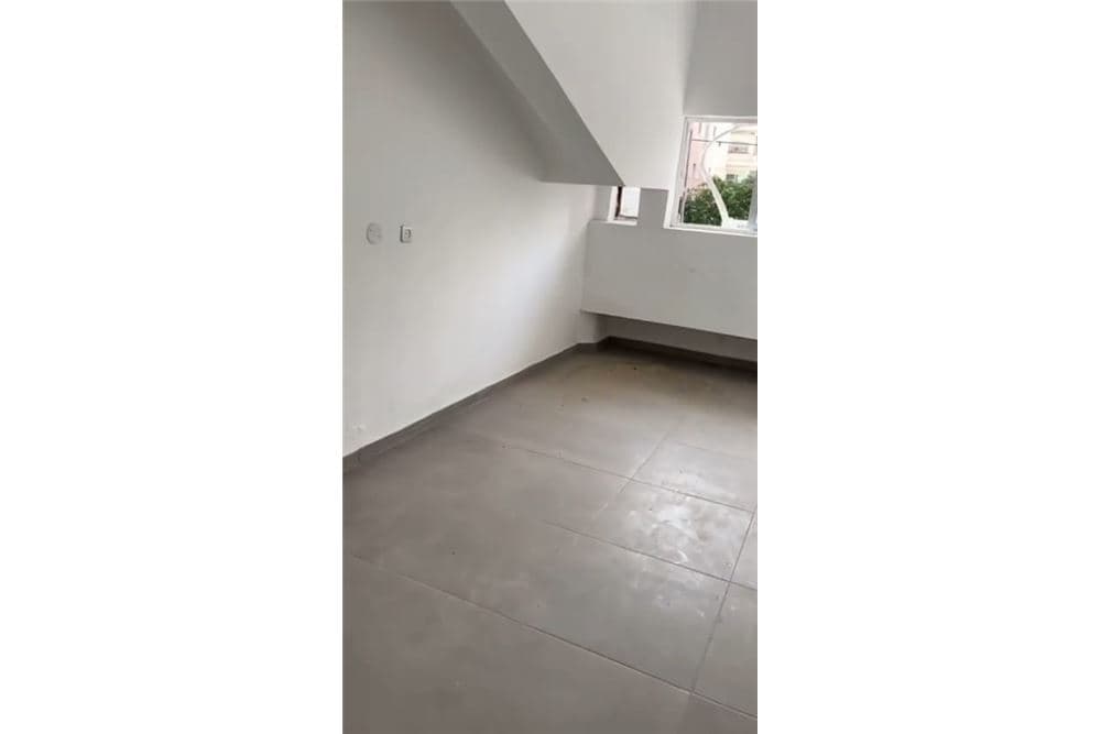 חנות חזיתית במיקום מעולה! — 2
