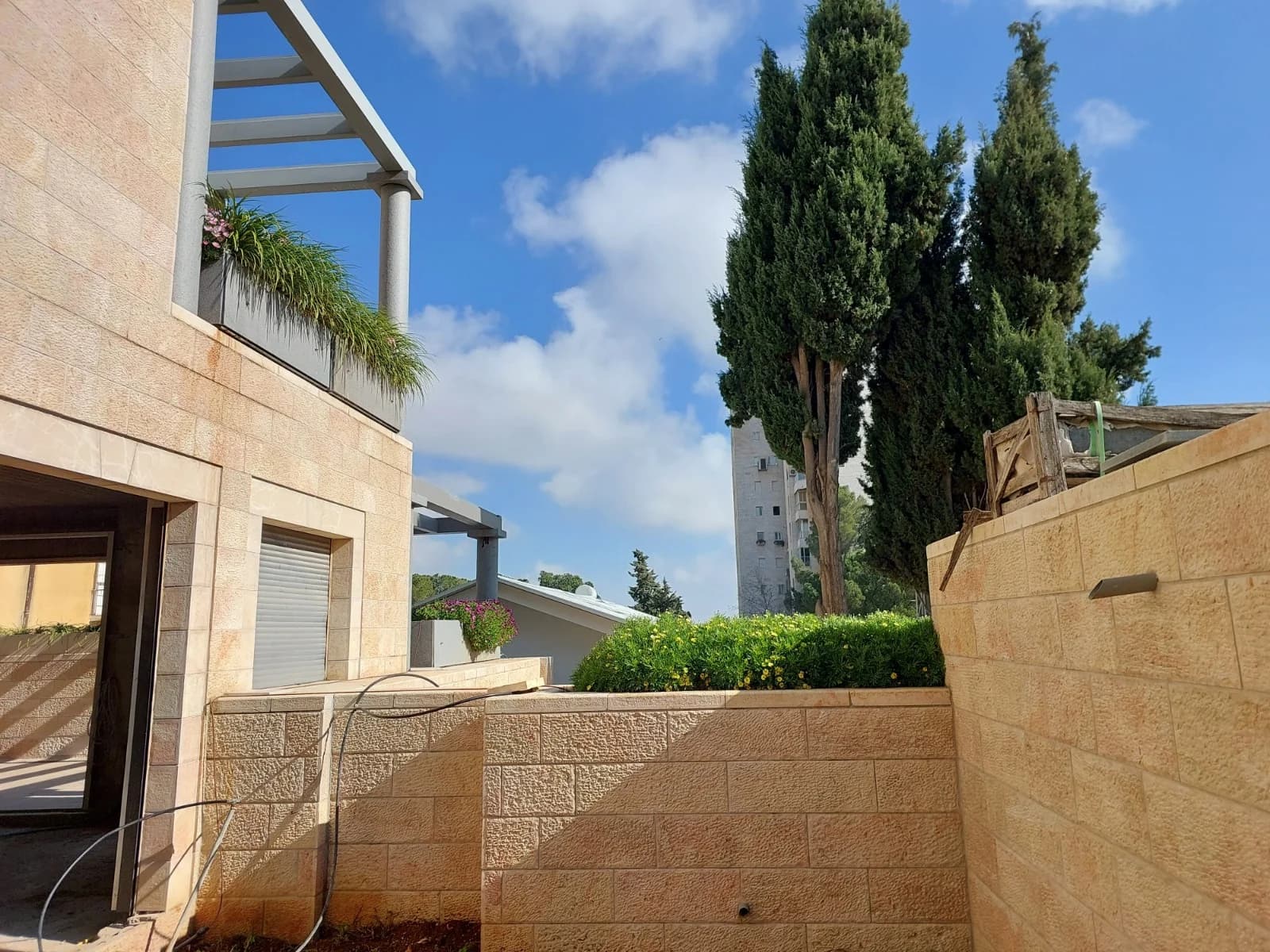 וילה 8 חדרים, 517 מ"ר בטלביה — 10