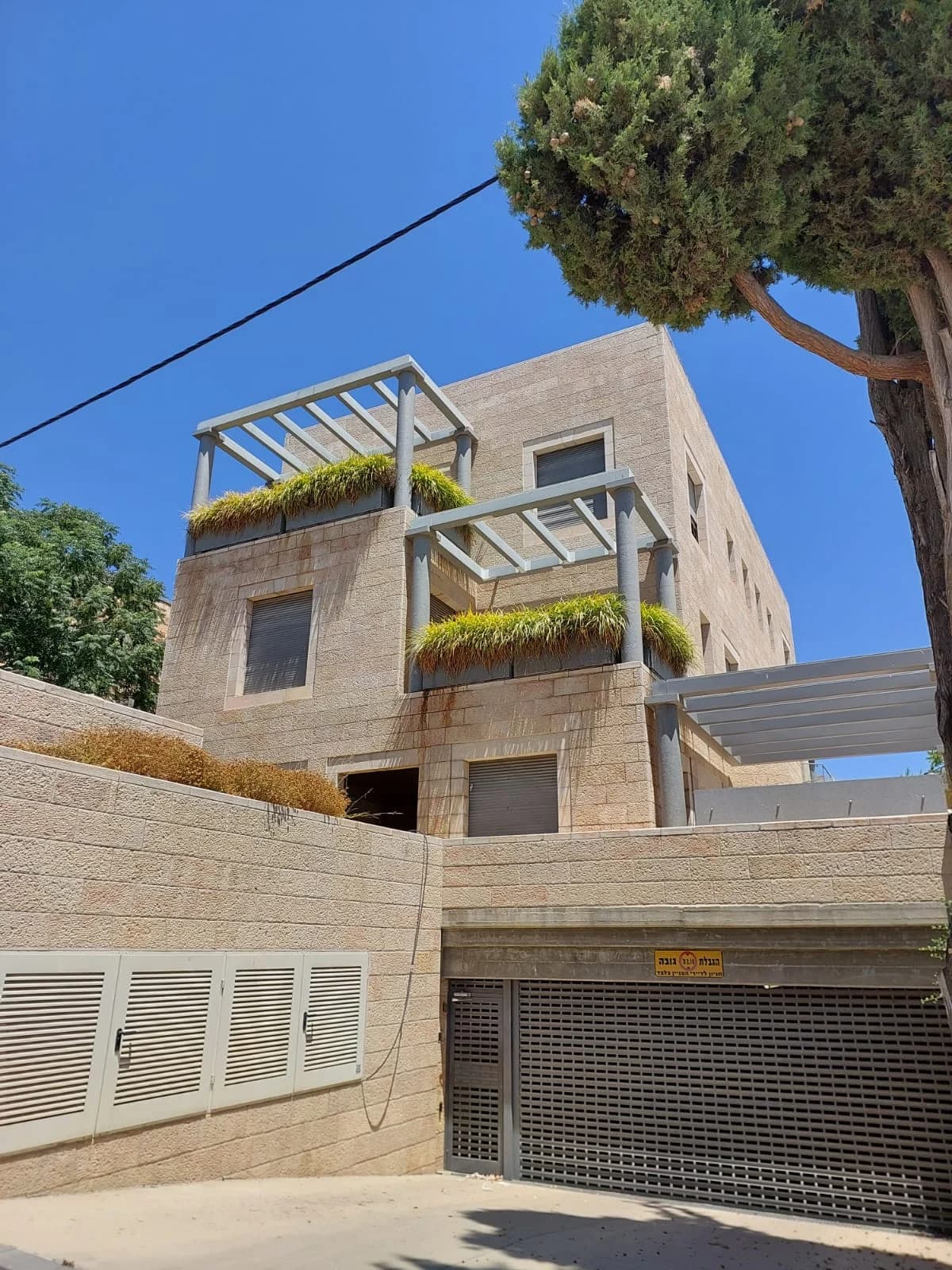 וילה 8 חדרים, 517 מ"ר בטלביה — 12
