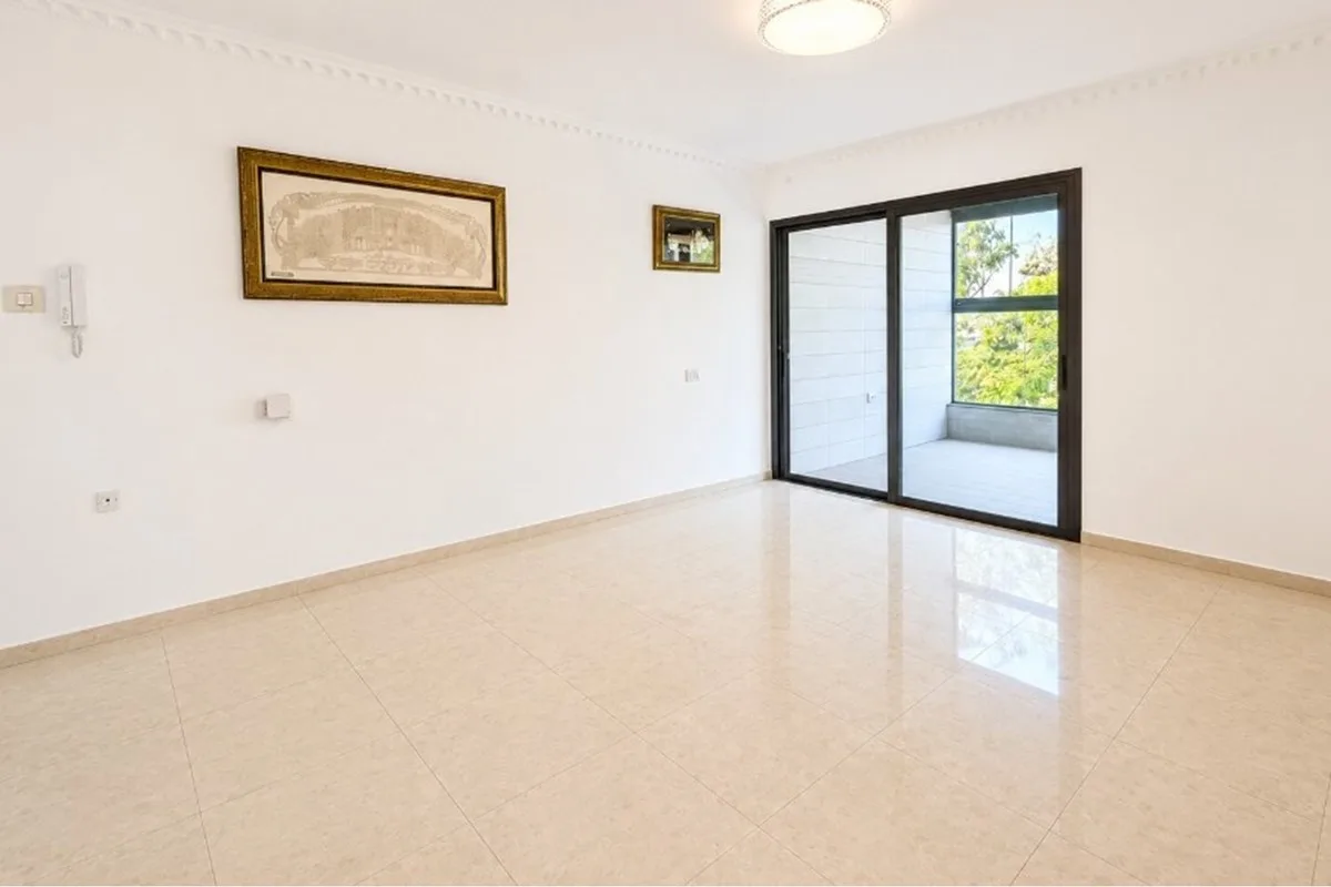 למכירה דירת 3.5 חד' מרווחת בשכונת קריית שלום!