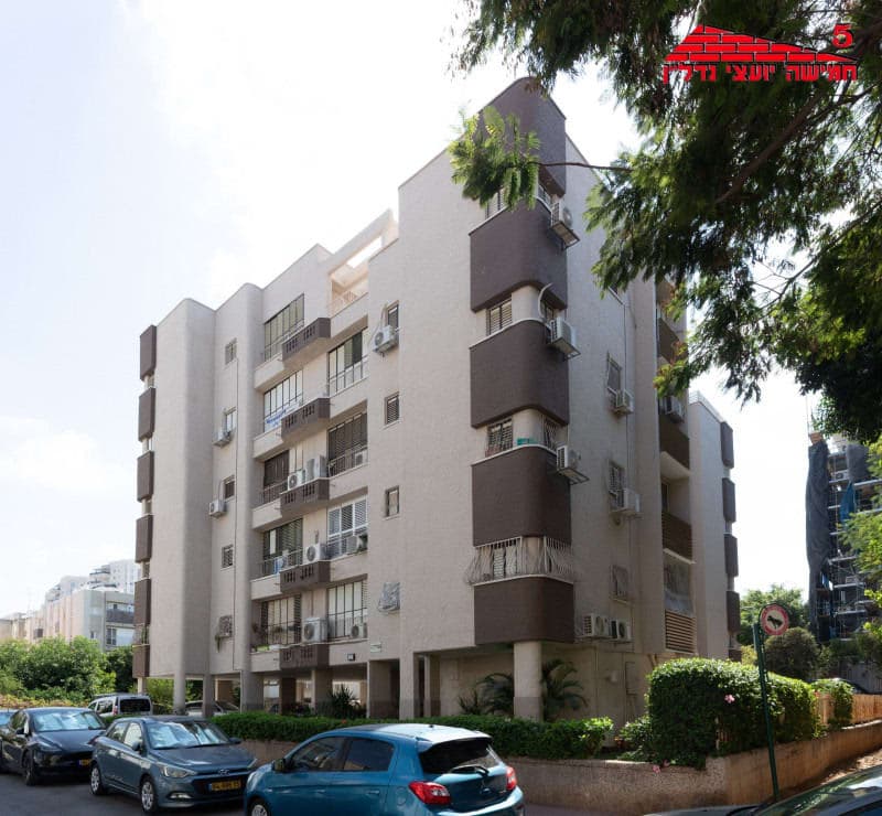 דירת גג 6 חדרים, 130 מ"ר ברמב"ם, ראשון לציון