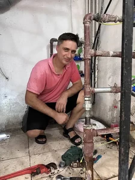 אינסטלטור דובר רוסית בראשון לציון והמרכז – אלכס