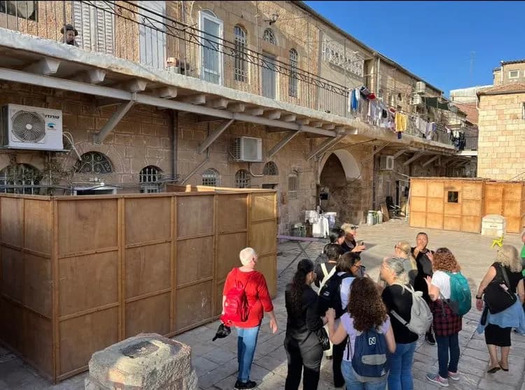Sukkot Tour of the Haredi Courtyards