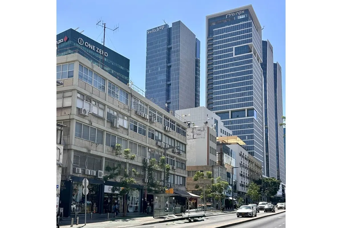 למכירה משרד לפני התחדשות עירונית והשבחה משמעותית!