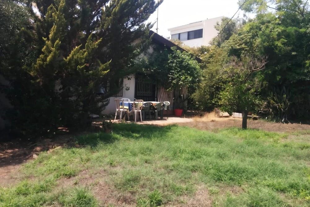 בית פרטי למכירה עם זכויות בנייה!