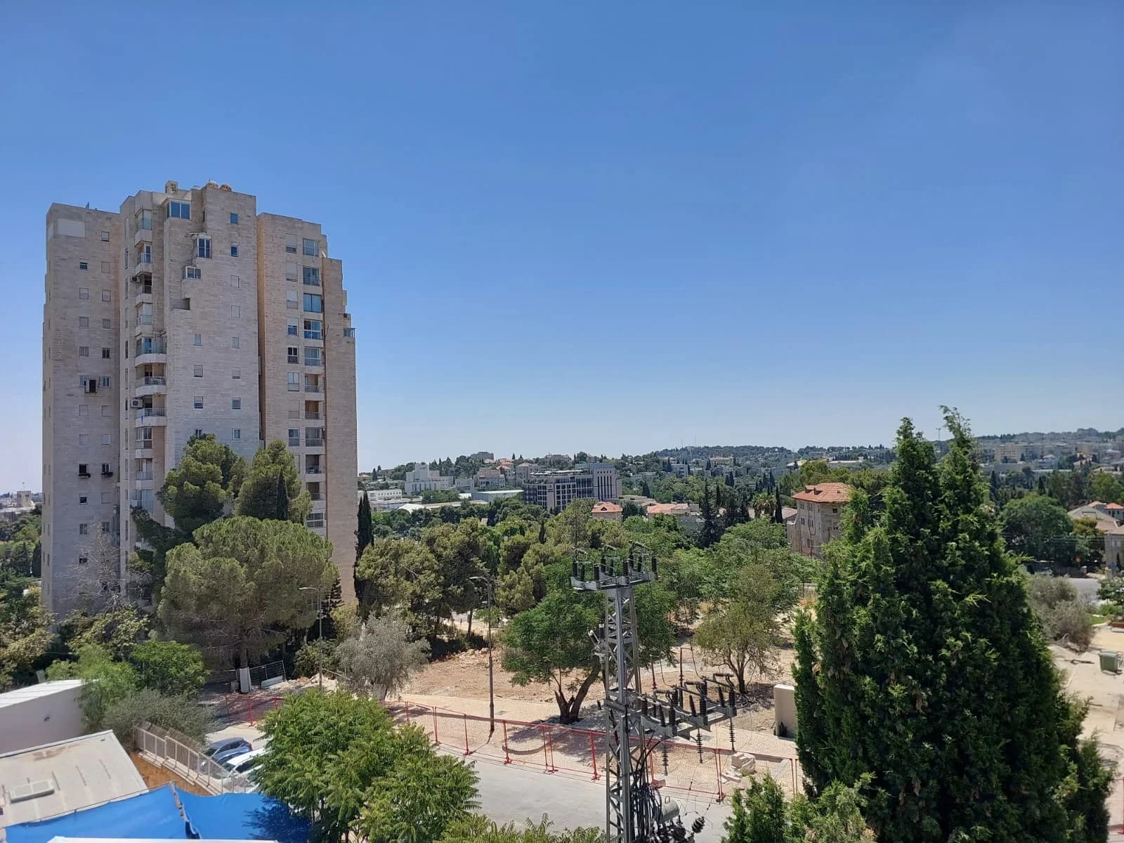 וילה 8 חדרים, 517 מ"ר בטלביה
